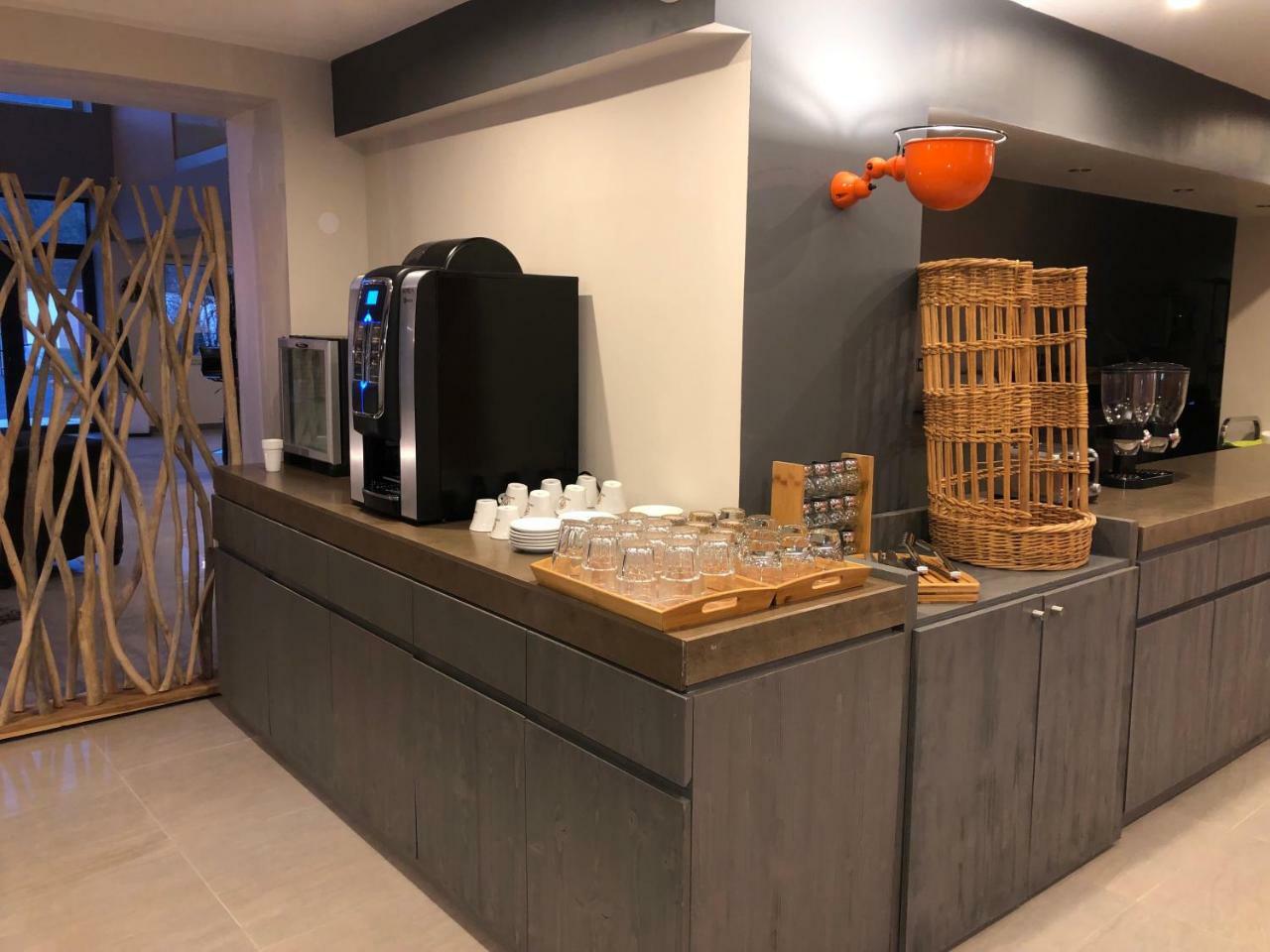Hotel L'Ange De La Vallee Ойонакс Екстериор снимка