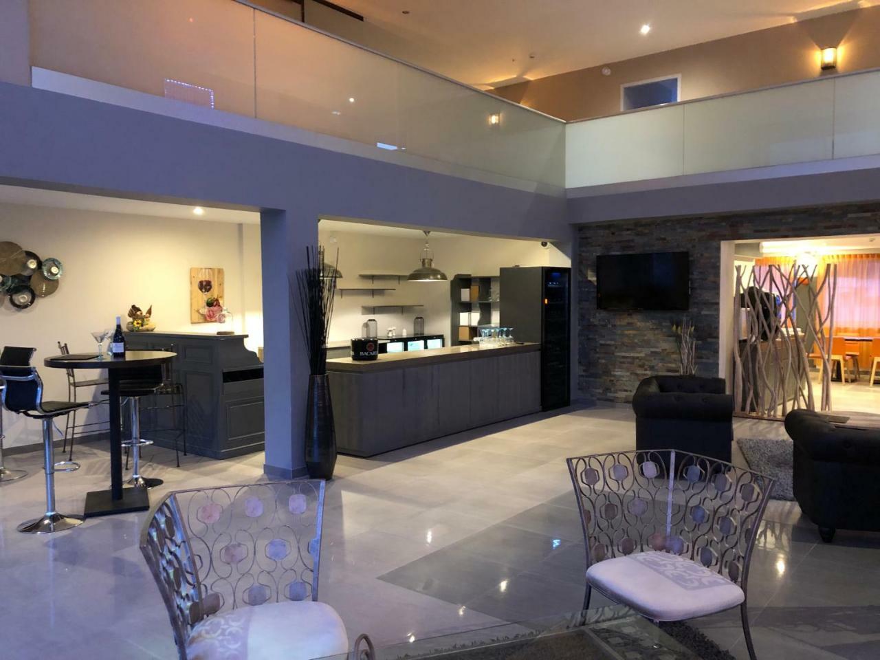 Hotel L'Ange De La Vallee Ойонакс Екстериор снимка