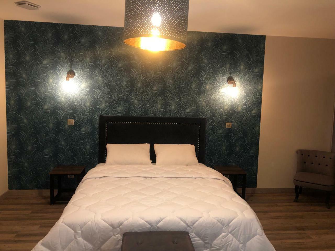 Hotel L'Ange De La Vallee Ойонакс Екстериор снимка