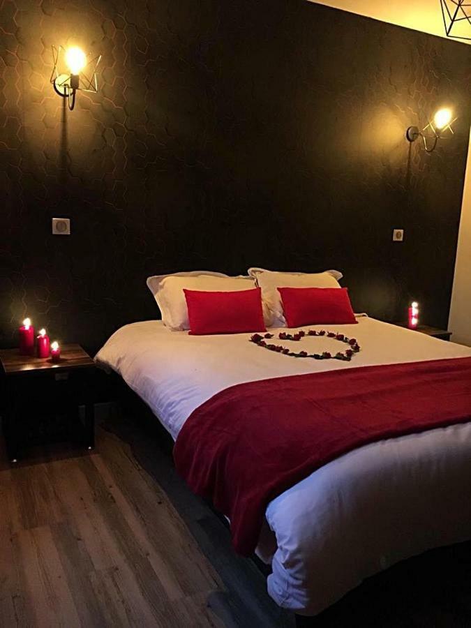 Hotel L'Ange De La Vallee Ойонакс Екстериор снимка
